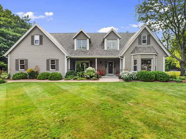 103 Birch ROAD, Delafield, WI 53018