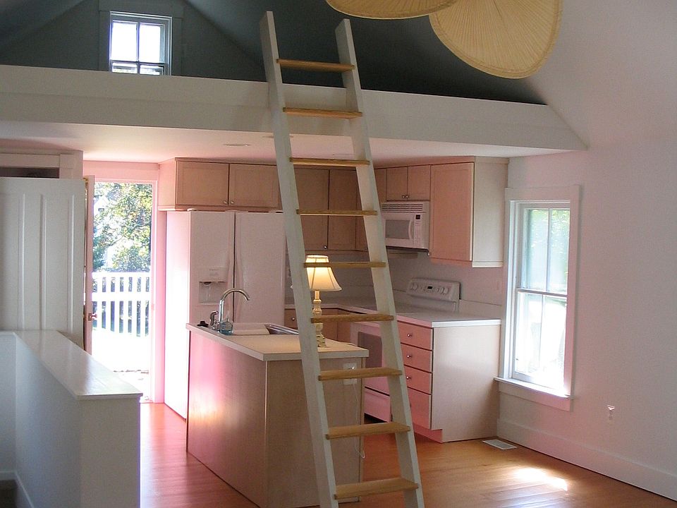 great room on 2nd floor, notice sleeping loft
