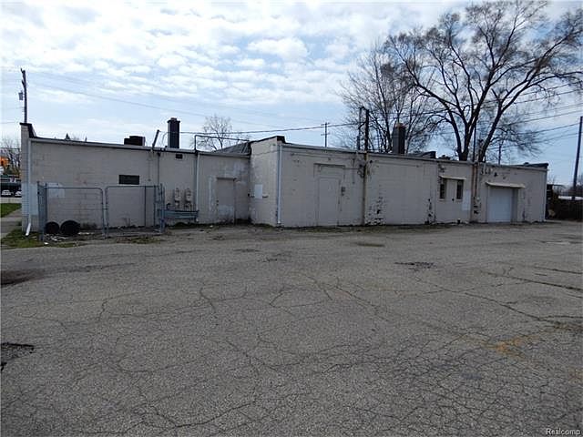 2nd image of 4859 E 9 Mile Rd