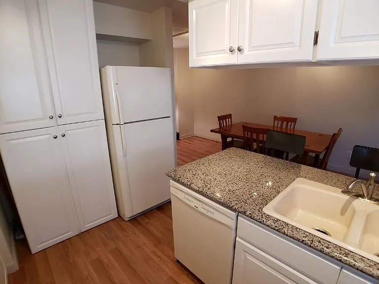 1048 Josephine St #B — Photo 4