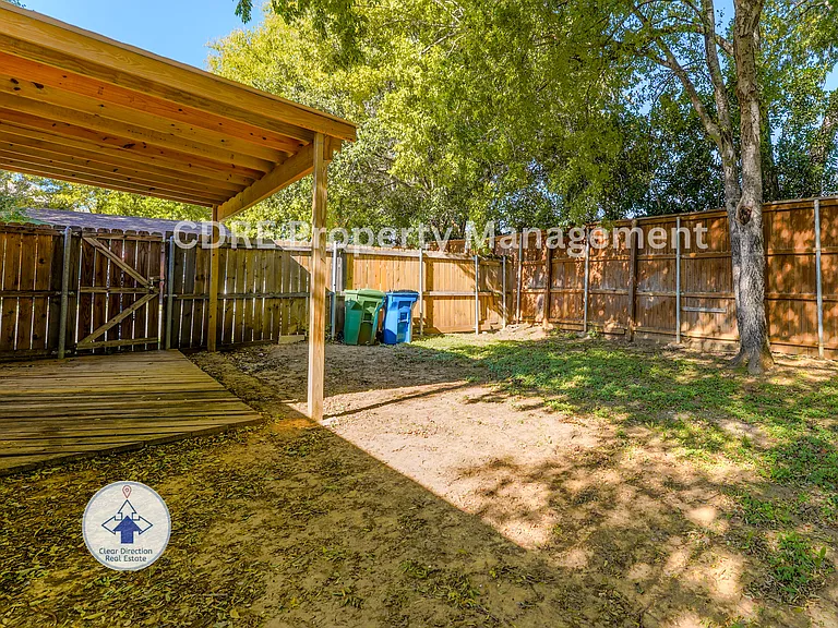 422 Washington St — Photo 23