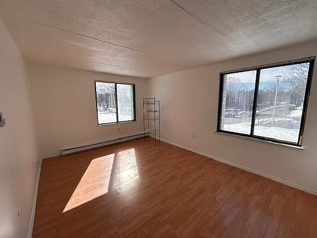 Building Photo - 25 Skyline Dr
