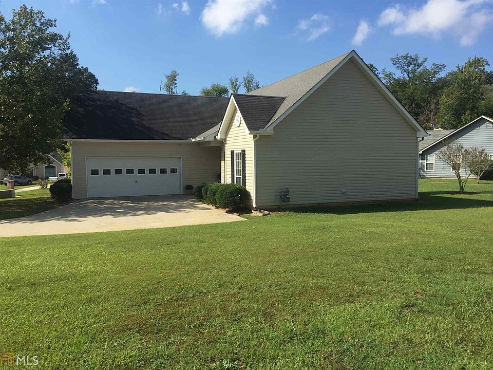 2nd image of 827 Ashton Pl