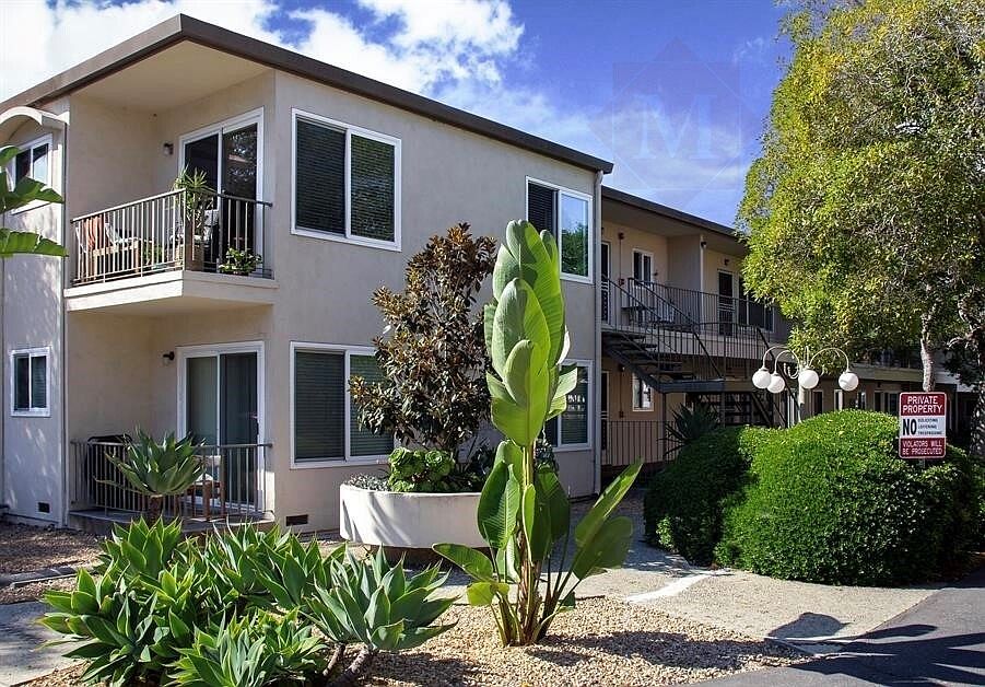 1st image of 1429 De La Vina St APT 6