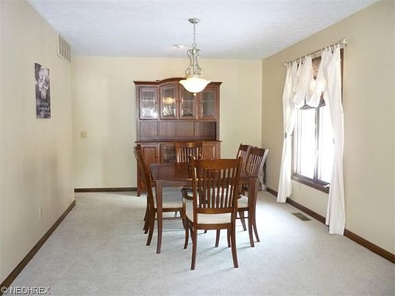 5th image of 8889 Barton Dr