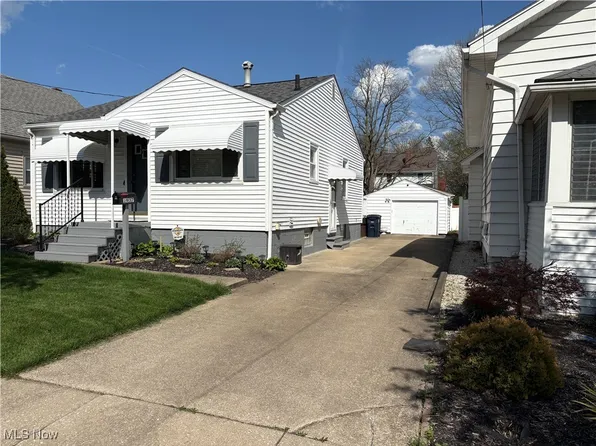 1937 17th St SW, Akron, OH 44314