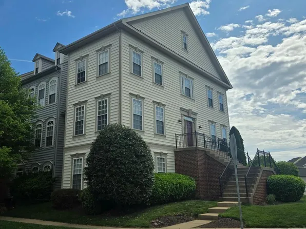 11762 Robert E Lee Dr, Bristow, VA 20136