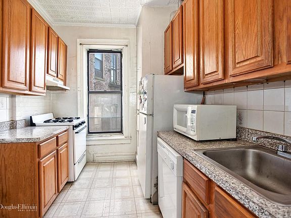 3rd image of 794 Washington Ave APT 7