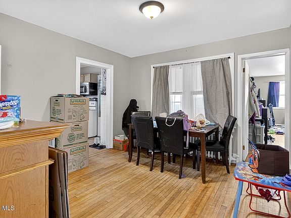 4th image of 304 2nd Avenue