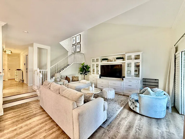 5220 S Russell St #32 — Photo 7