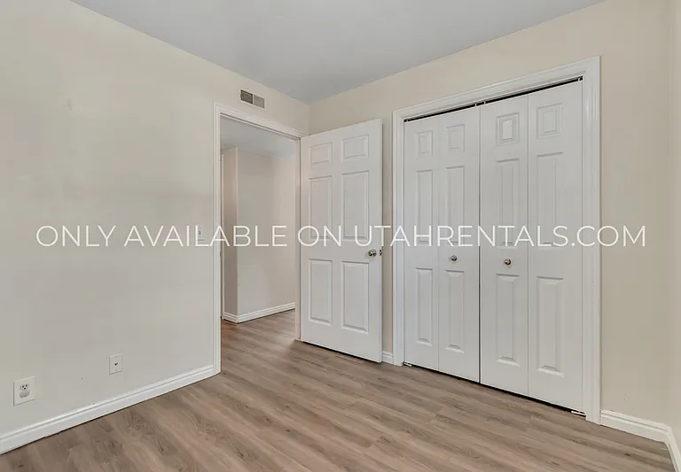 909 N 500 W #8 — Photo 13
