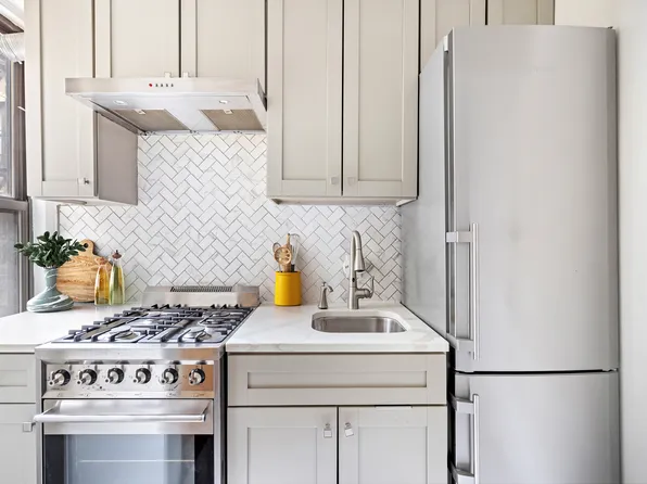 319 West 18th Street image 5 of 14