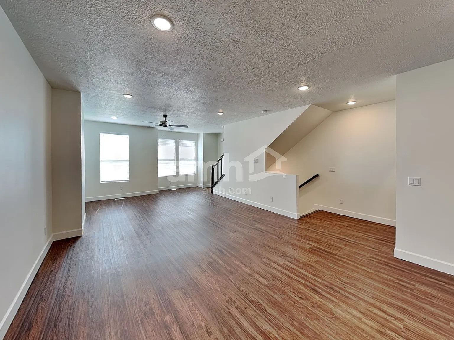 3 bed, 2.5 bath, 1603 sqft, $2,155 — Photo 4