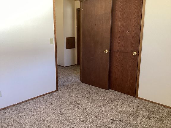 2nd image of 9135-9137 N Swan Road