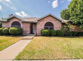 809 Minot Ct, Arlington, TX 76001