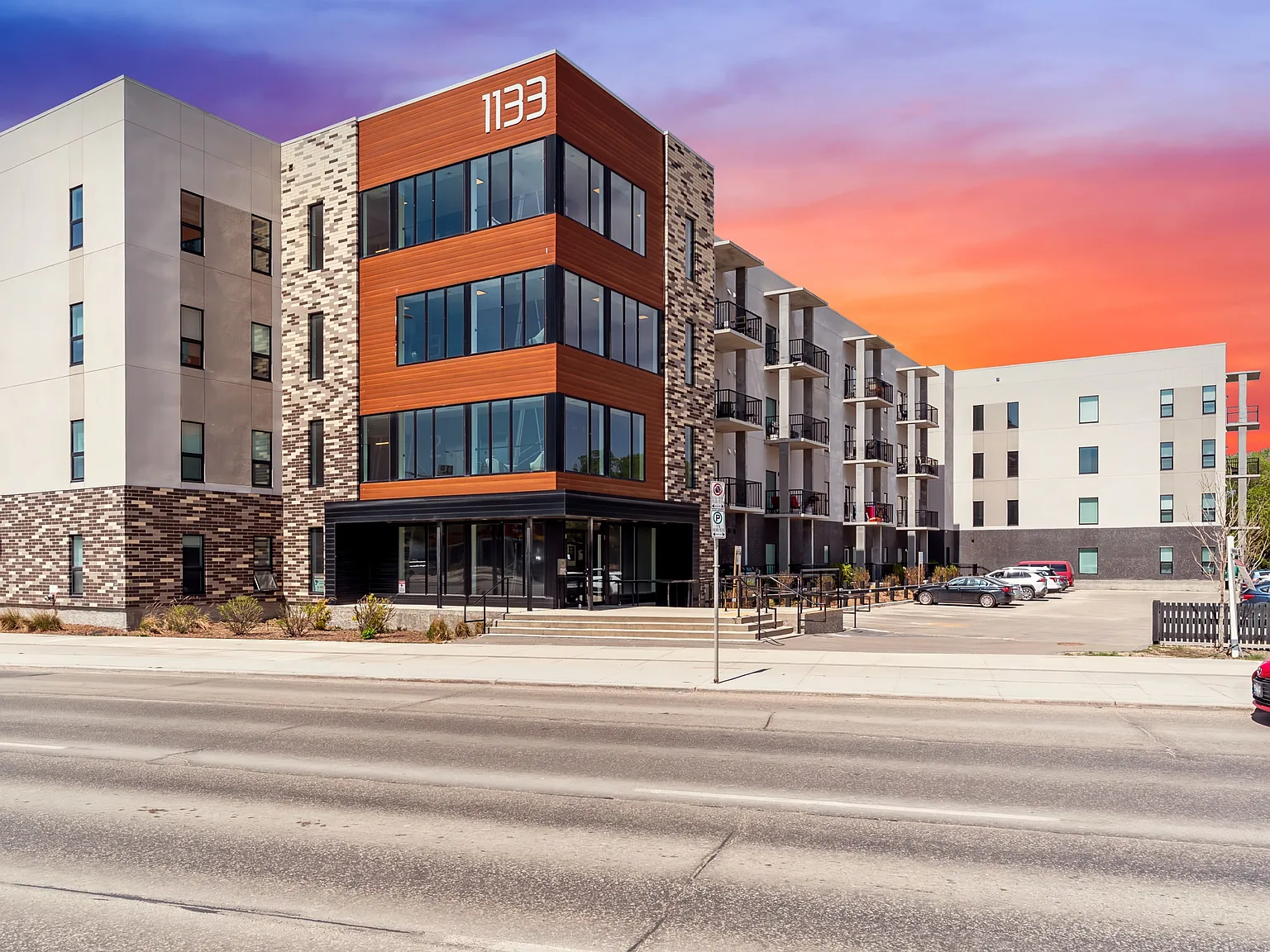 2 bed, 900 sqft, $3,450 — Photo 1