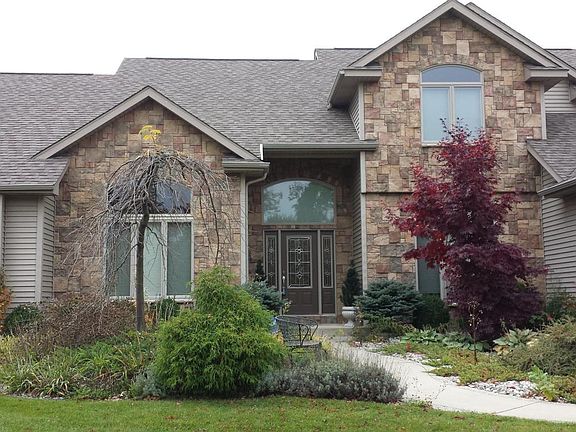 2nd image of 170 Barrington Cir