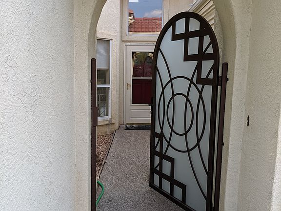 2nd image of 6401 Glen Oak NE