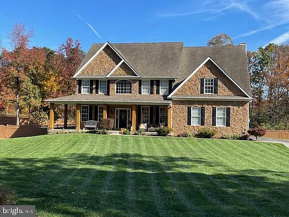 2nd image of 784 Olivia Way