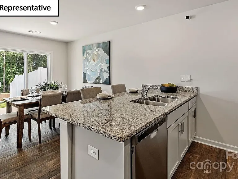 5026 Hyrule Dr — Photo 5