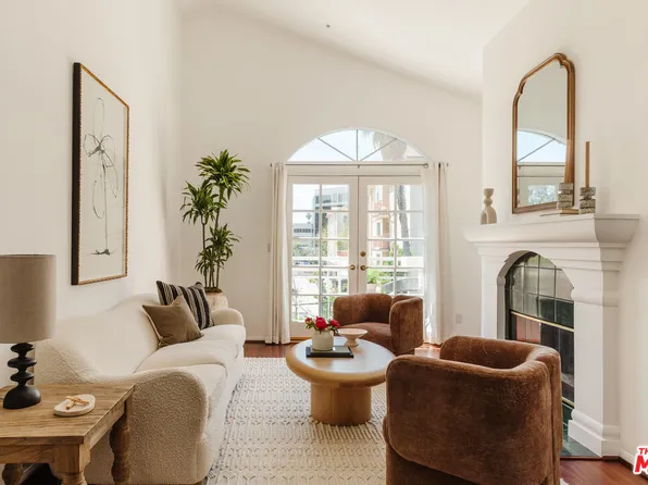 4630 Woodley Ave Unit 301, Encino, CA 91436