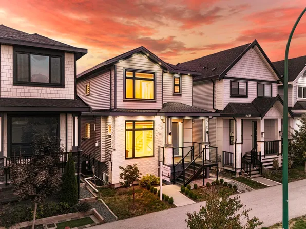 19433 70th Ave, Surrey, BC V4N 1N2