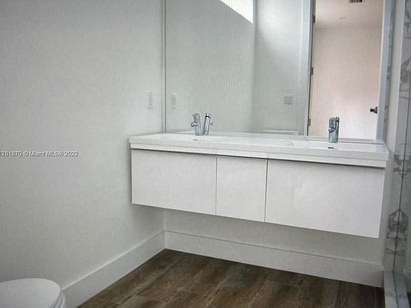 4th image of 3121 Ssw 25th St