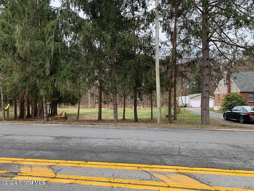 2nd image of 514 Clifton Park Center Road