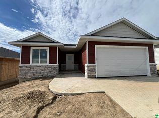 1612 14th St SE, Orange City, IA 51041