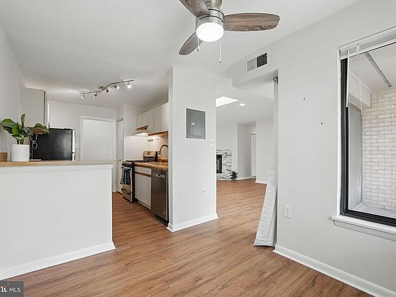 5th image of 7609 Lee Hwy APT 304