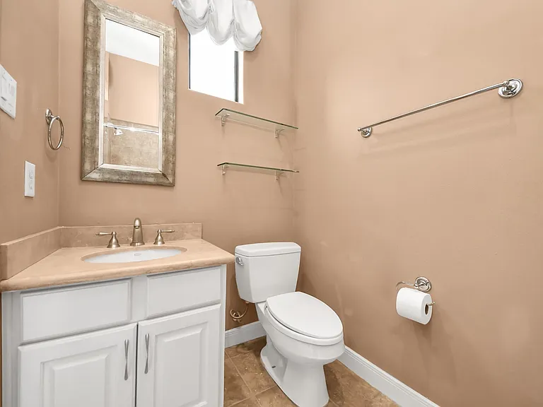 5217 Lillian St — Photo 15