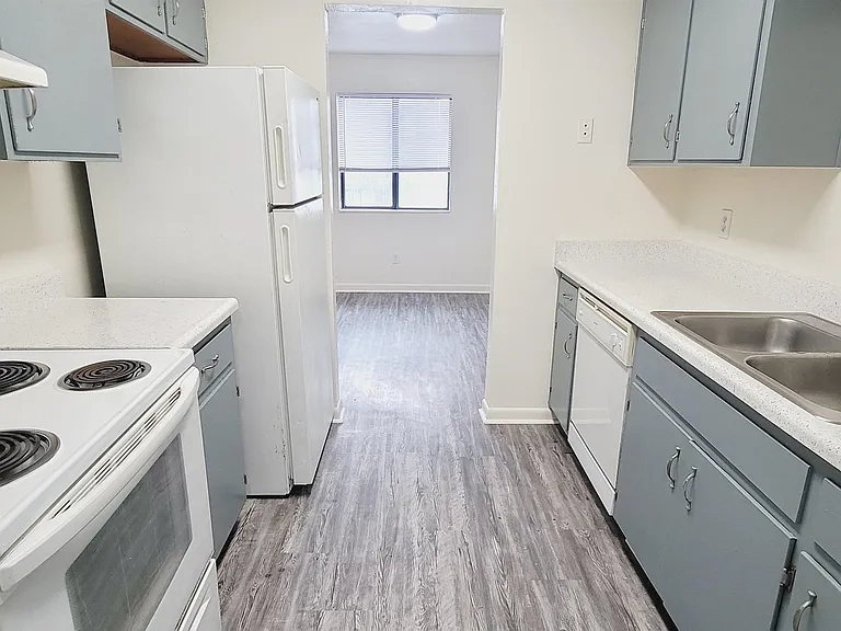 303 S Lipona Rd #101 — Photo 9