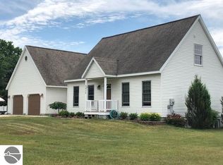 5638 Riverside Beach Dr, Weidman, MI 48893