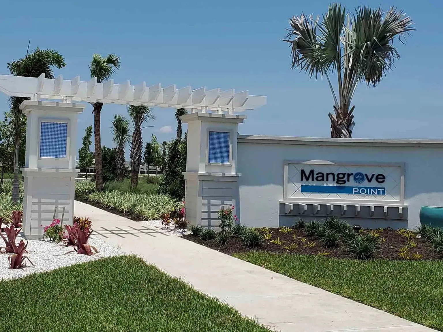 3 bed, 2.5 bath, 1758 sqft, $2,400 — Photo 3