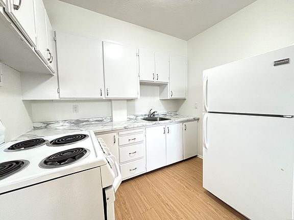4th image of 127 Cameron St #B1