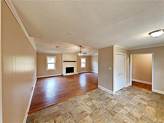 4th image of 119 Saluda St