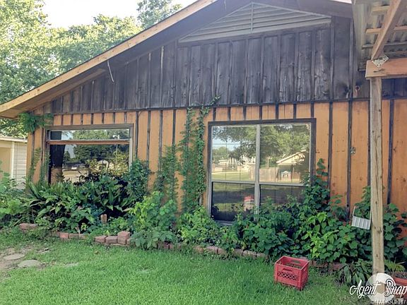3rd image of 1025 Meadowview Dr