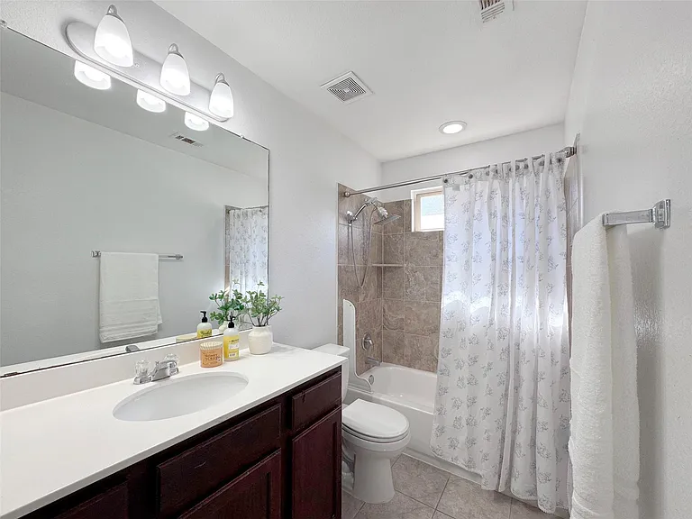 251 Triumph Rd — Photo 18