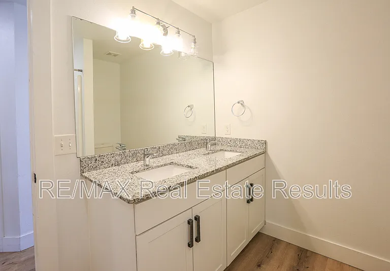 2901 SW 8th St — Photo 25