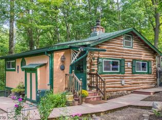 16 Quince Tree Ln, West Milford, NJ 07480