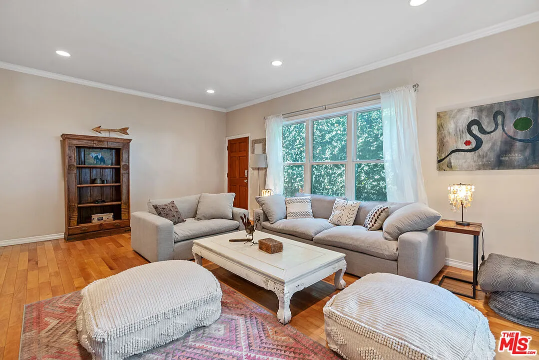 3 bed, 2.0 bath, 1600 sqft, $6,000 — Photo 2