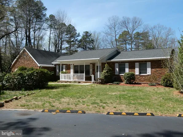 31 Braddock Ave, Hammonton, NJ 08037