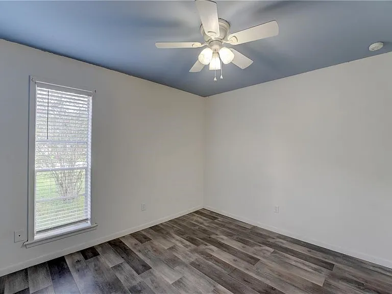 2310 Vialoux Dr — Photo 18