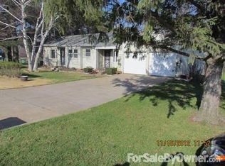 6430 W 60th St, Davenport, IA 52806