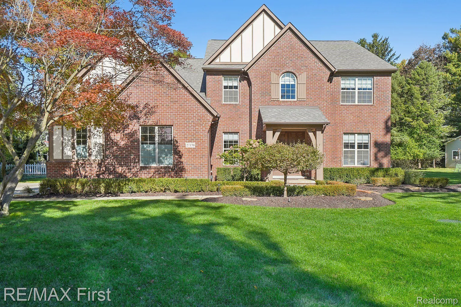 27170 Gardenway Rd photo 1