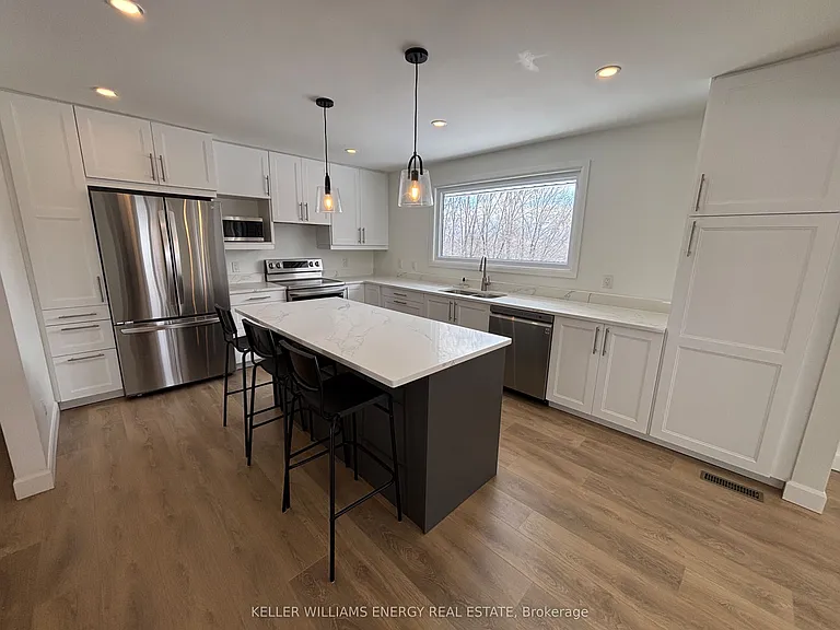497 Wellington Main St — Photo 7