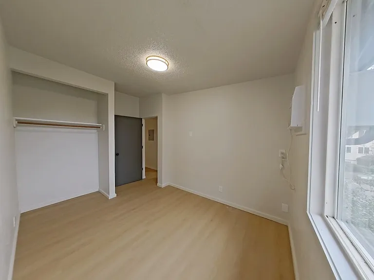 University Manor - Newly Renovated Units just a short walk from Campus! — Photo 50