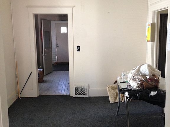 3rd image of 716 Ashwood Ave