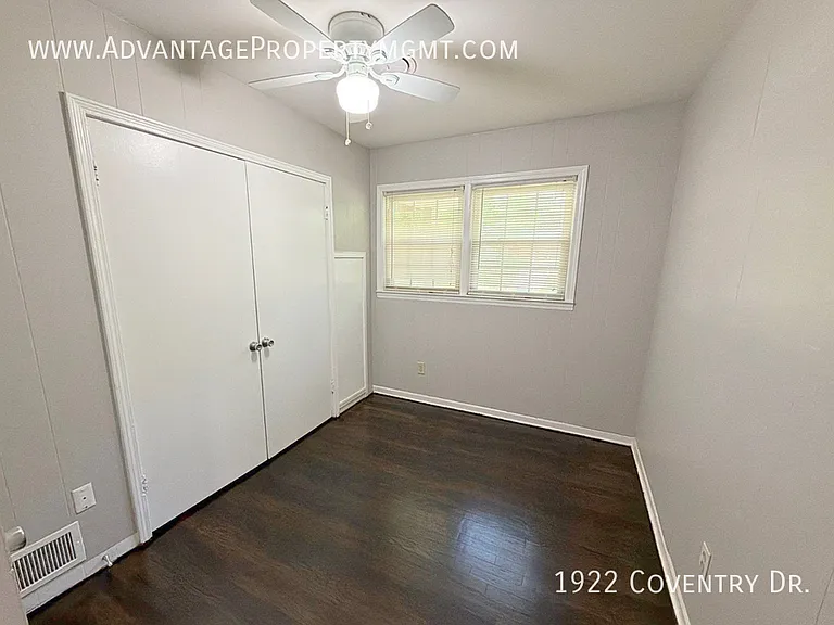 1922 Coventry Dr — Photo 5