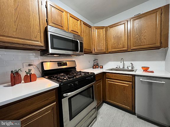 5th image of 80 W Baltimore Ave APT B117